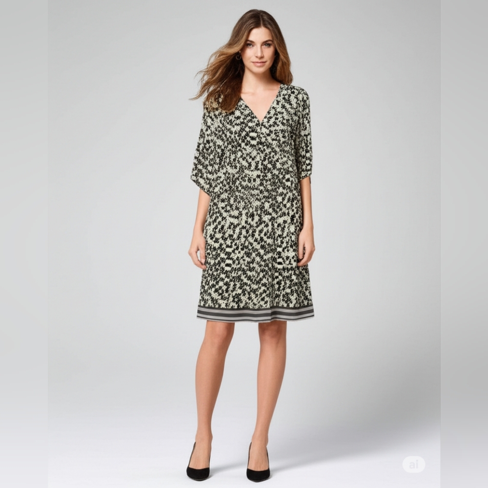 Motherhood Maternity 3/4 sleeve V-neck geometric dress